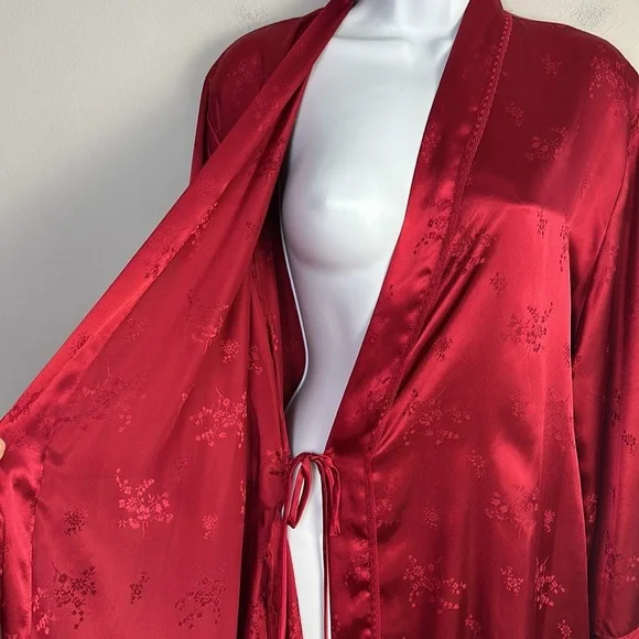 NEW Jones New York Solid Satin Jacquard Robe in Red Size L/XL Attached Belt Soft